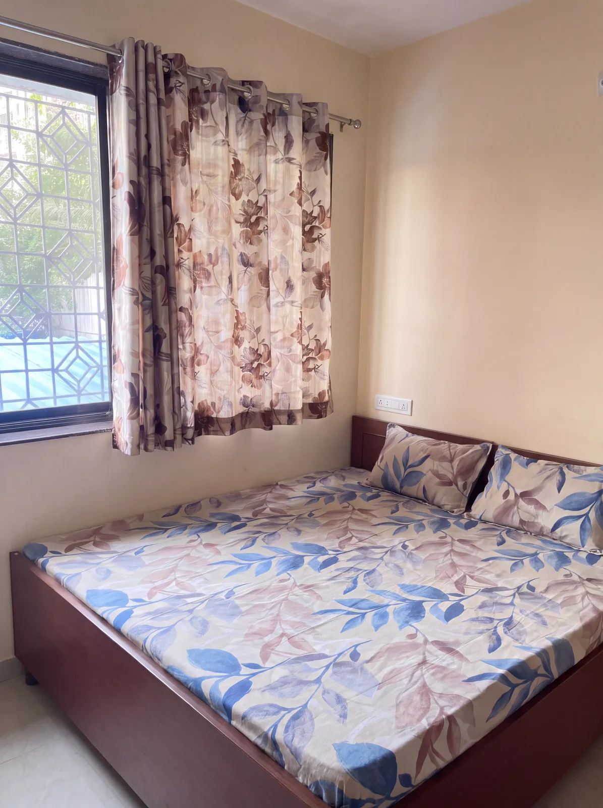 Private Room at Salona Guest House Kandivali West - ₹800/night
