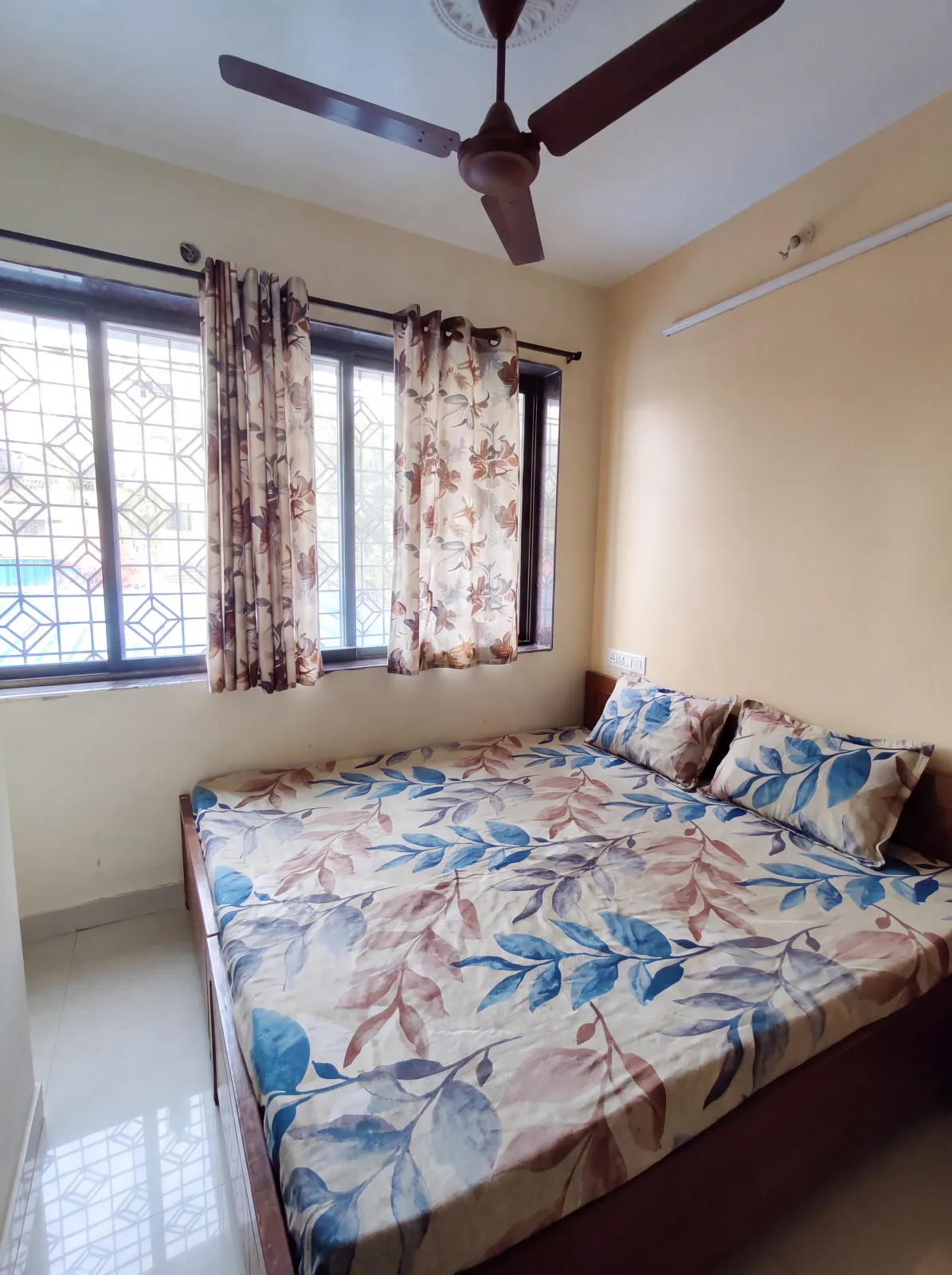 Cozy Room - Comfort Features