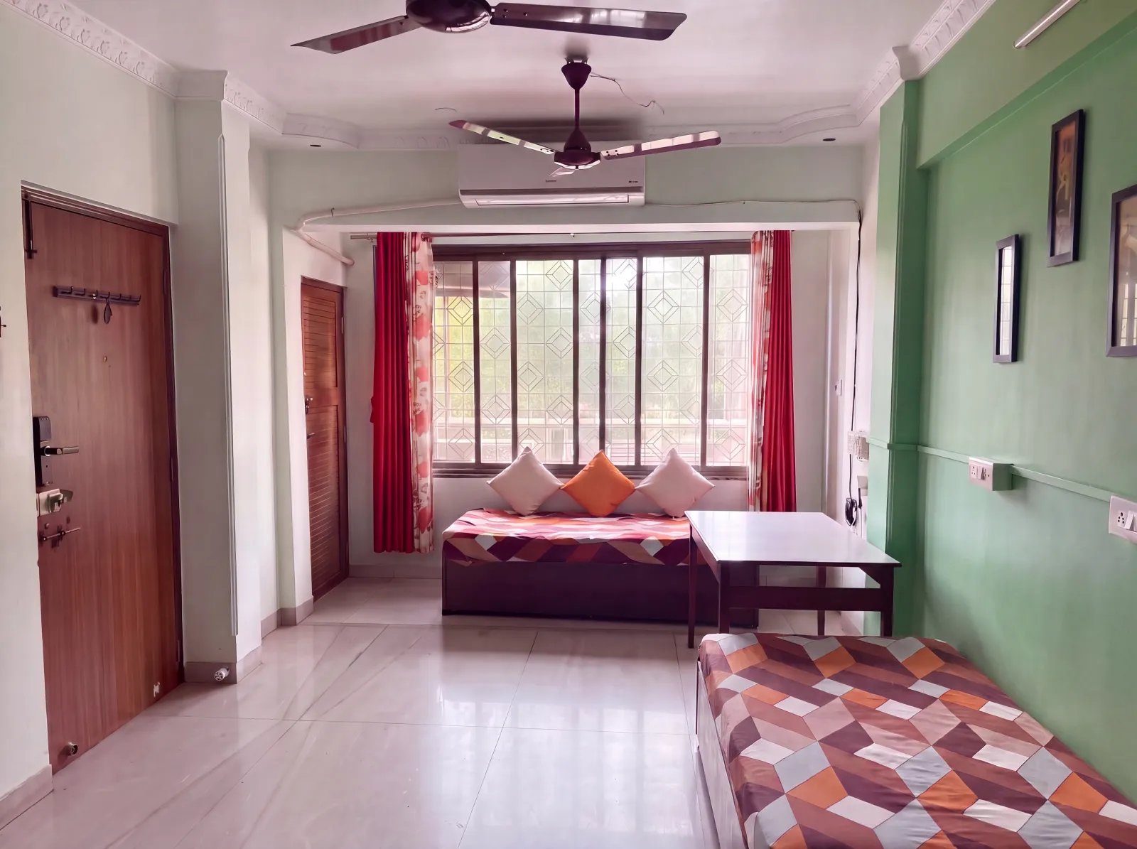 Cozy 2-Room Suite at Salona Guest House Kandivali West - ₹2,000/night